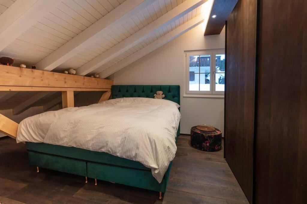 Exklusives Chalet Mit Traumhafter See- Und Bergsicht Seelisberg Exteriér fotografie