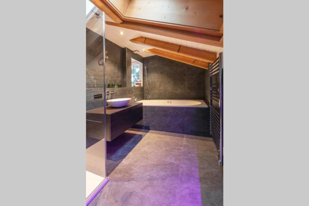 Exklusives Chalet Mit Traumhafter See- Und Bergsicht Seelisberg Exteriér fotografie