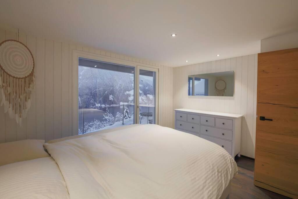 Exklusives Chalet Mit Traumhafter See- Und Bergsicht Seelisberg Exteriér fotografie