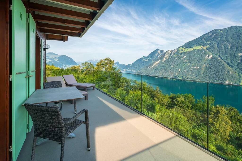Exklusives Chalet Mit Traumhafter See- Und Bergsicht Seelisberg Exteriér fotografie