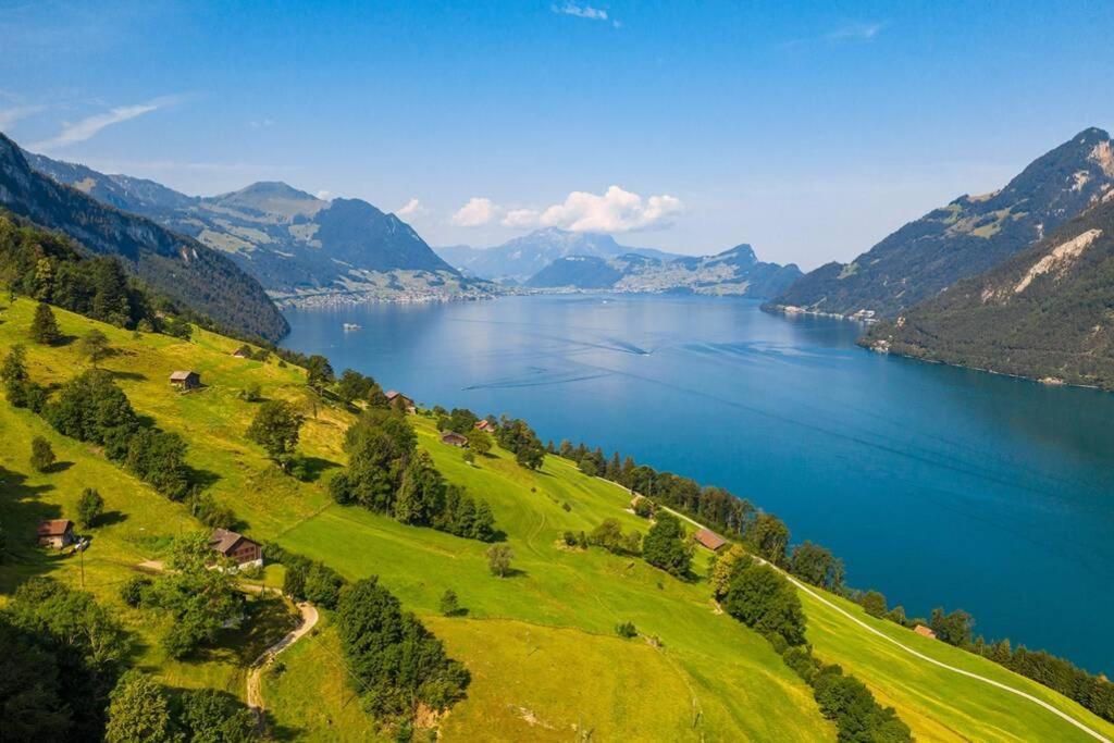 Exklusives Chalet Mit Traumhafter See- Und Bergsicht Seelisberg Exteriér fotografie